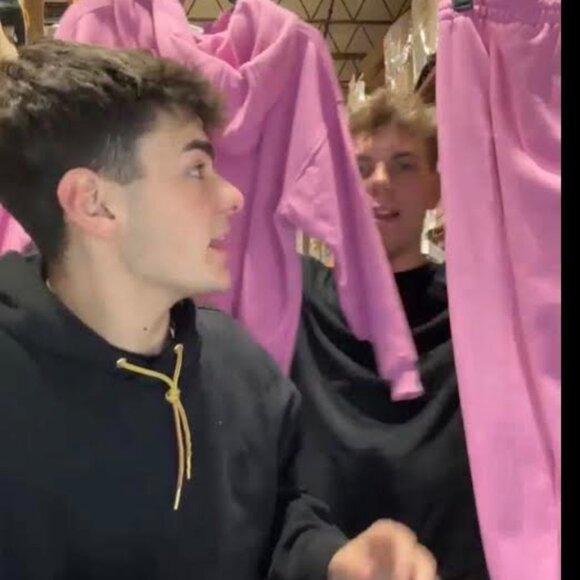 Nike Youth Large Pink set - Picture 3 of 3